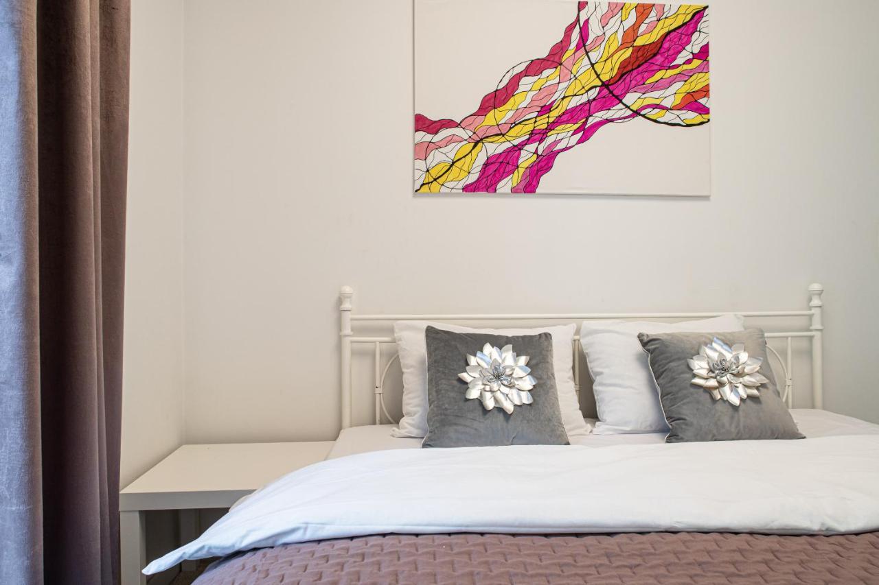 Wola Glamour Apartment Varsó Kültér fotó