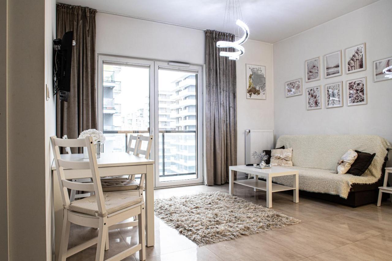 Wola Glamour Apartment Varsó Kültér fotó